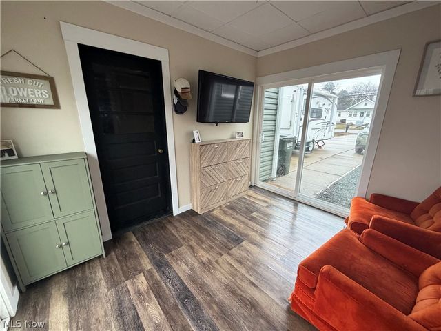 4300 Broadway Avenue NE, Louisville, OH 44641
