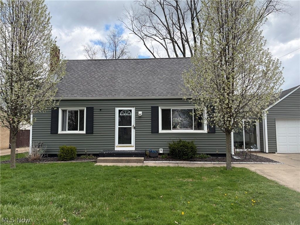 4300 Broadway Avenue NE, Louisville, OH 44641