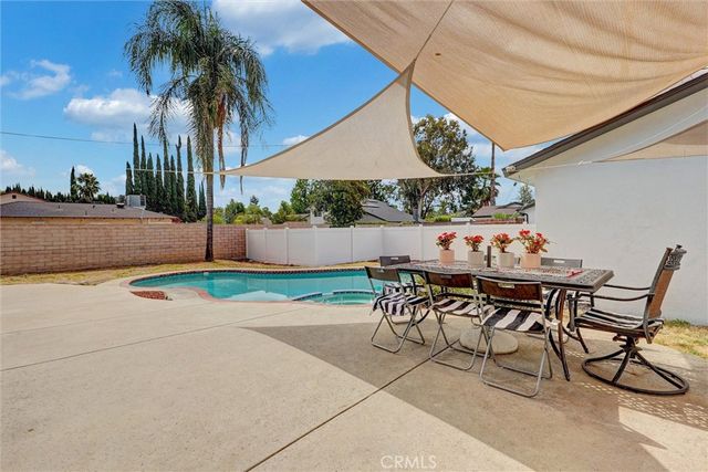 22916 saticoy Street, West Hills, CA 91304