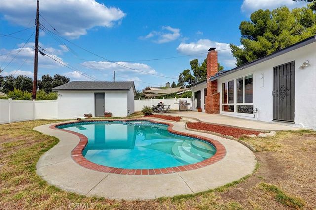 22916 saticoy Street, West Hills, CA 91304