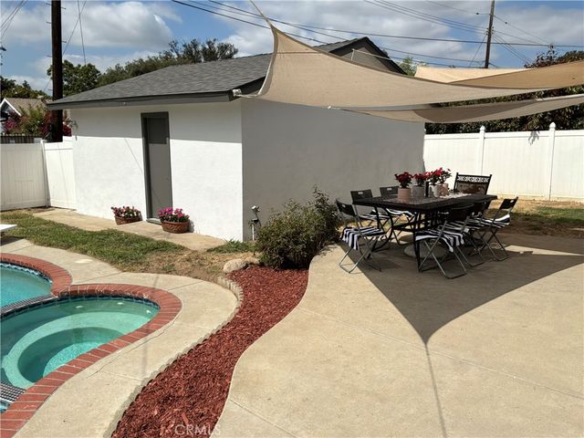 22916 saticoy Street, West Hills, CA 91304