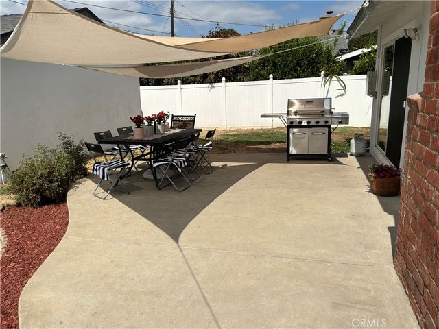 22916 saticoy Street, West Hills, CA 91304