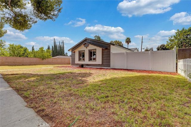 22916 saticoy Street, West Hills, CA 91304