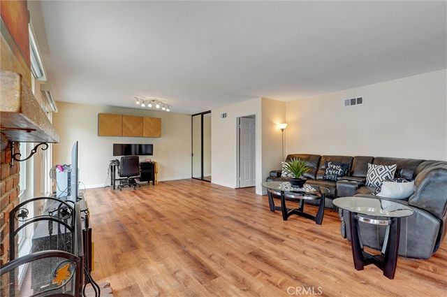 22916 saticoy Street, West Hills, CA 91304
