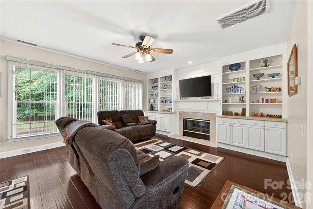 10604 Knight Castle Drive 60, Charlotte, NC 28277