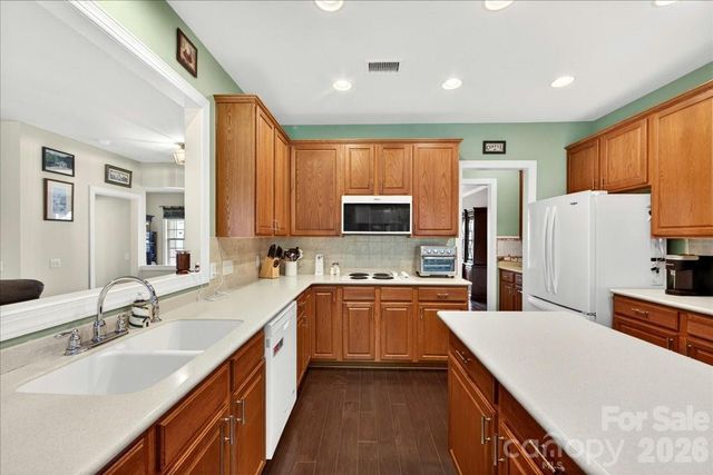 10604 Knight Castle Drive 60, Charlotte, NC 28277