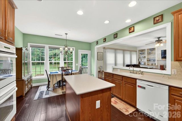 10604 Knight Castle Drive 60, Charlotte, NC 28277
