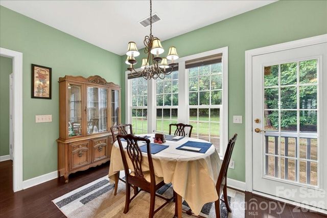 10604 Knight Castle Drive 60, Charlotte, NC 28277