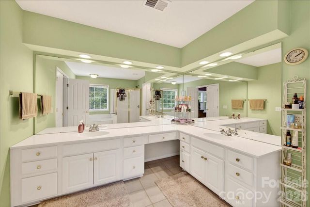 10604 Knight Castle Drive 60, Charlotte, NC 28277