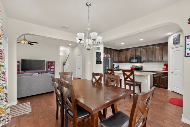 9215 Moon River Court, Arlington, TX 76002