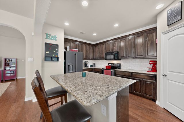 9215 Moon River Court, Arlington, TX 76002