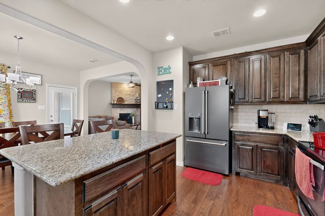 9215 Moon River Court, Arlington, TX 76002