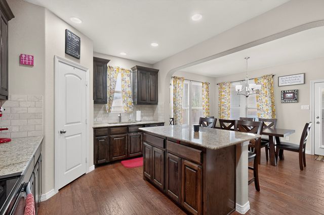 9215 Moon River Court, Arlington, TX 76002