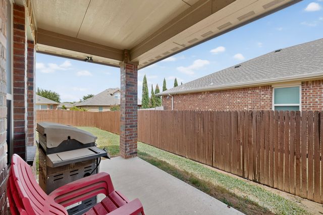9215 Moon River Court, Arlington, TX 76002