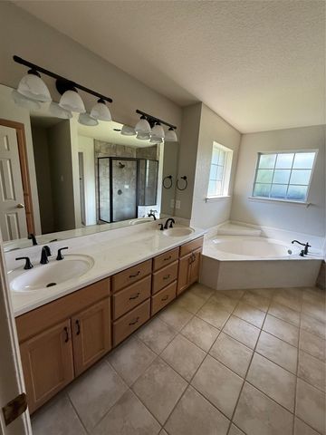 5700 Cherrywood Lane, Arlington, TX 76016