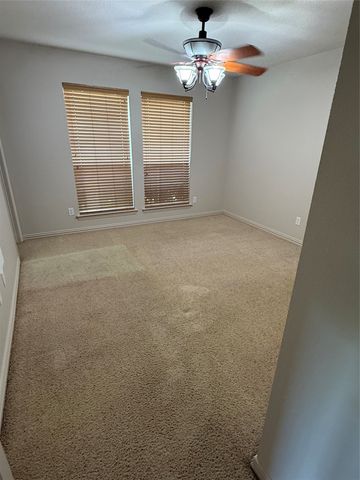 5700 Cherrywood Lane, Arlington, TX 76016
