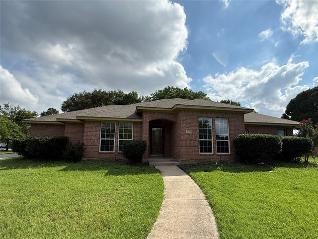 5700 Cherrywood Lane, Arlington, TX 76016