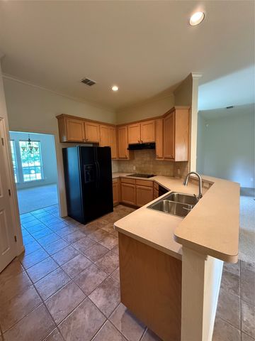 5700 Cherrywood Lane, Arlington, TX 76016