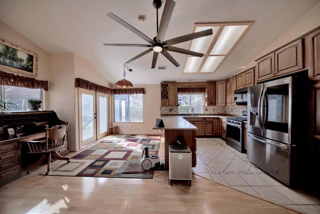 110 Loma Prieta Cir, Tracy, CA 95376