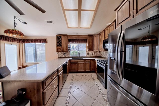 110 Loma Prieta Cir, Tracy, CA 95376