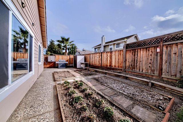 110 Loma Prieta Cir, Tracy, CA 95376