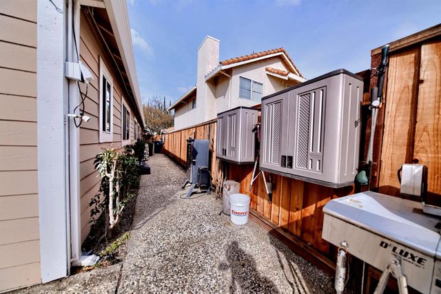 110 Loma Prieta Cir, Tracy, CA 95376