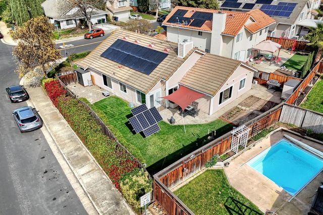 110 Loma Prieta Cir, Tracy, CA 95376