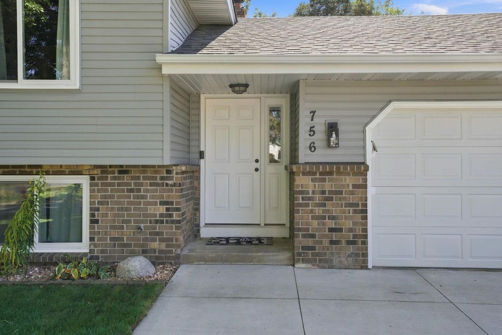 756 97th Lane NE, Blaine, MN 55434 — photo 2