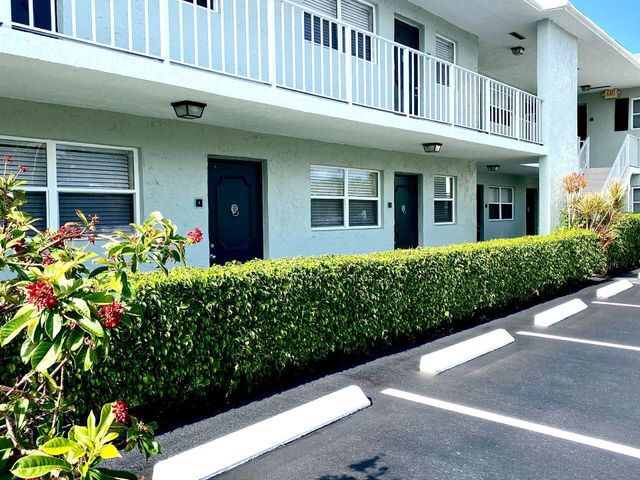 665 Glouchester Street 4, Boca Raton, FL 33487