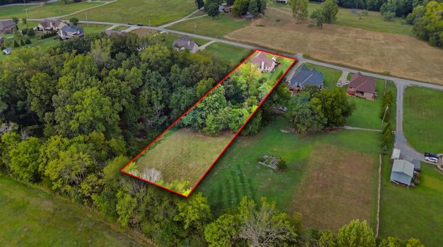 405 Tom Link Rd, Cottontown, TN 37048