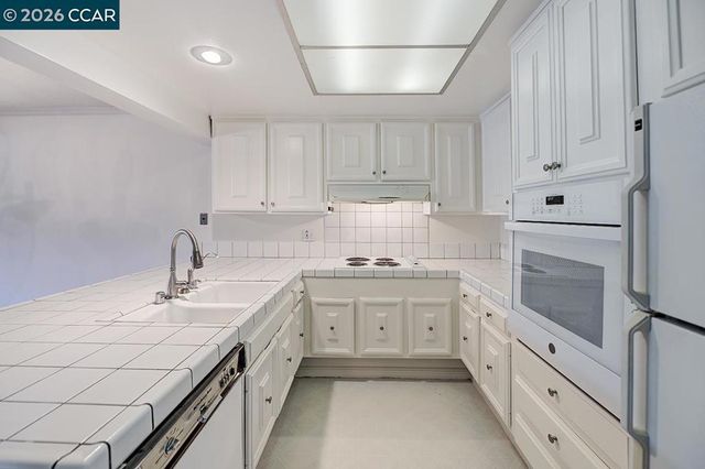 2549 Golden Rain Rd 2, Walnut Creek, CA 94595