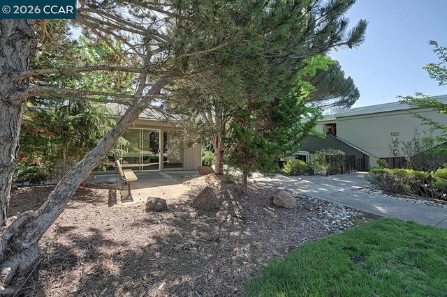 2549 Golden Rain Rd 2, Walnut Creek, CA 94595