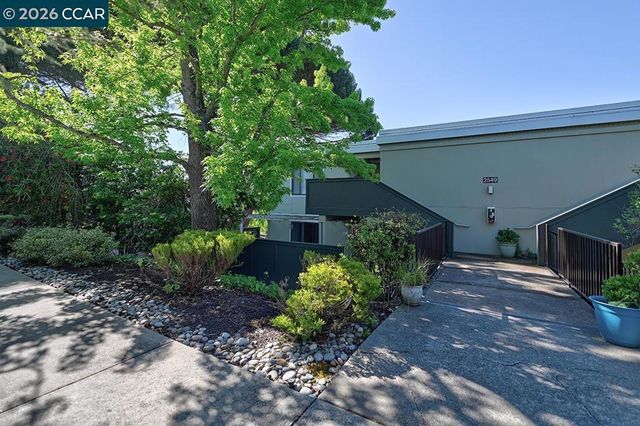 2549 Golden Rain Rd 2, Walnut Creek, CA 94595