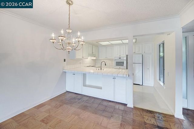 2549 Golden Rain Rd 2, Walnut Creek, CA 94595