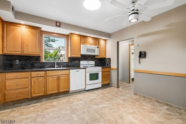 186 W Northfield Rd, Livingston Twp., NJ 07039