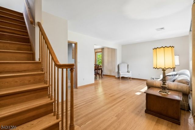 186 W Northfield Rd, Livingston Twp., NJ 07039