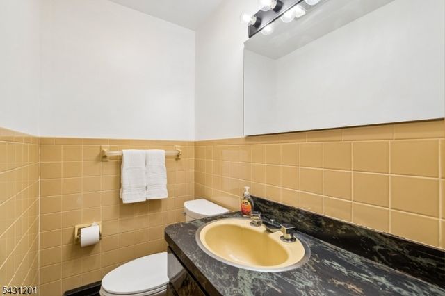 186 W Northfield Rd, Livingston Twp., NJ 07039
