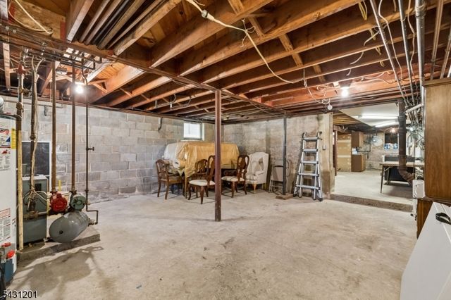 186 W Northfield Rd, Livingston Twp., NJ 07039