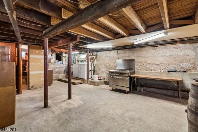 186 W Northfield Rd, Livingston Twp., NJ 07039
