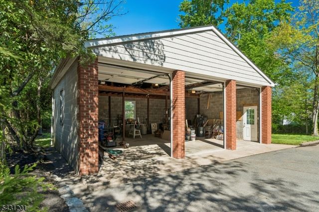186 W Northfield Rd, Livingston Twp., NJ 07039
