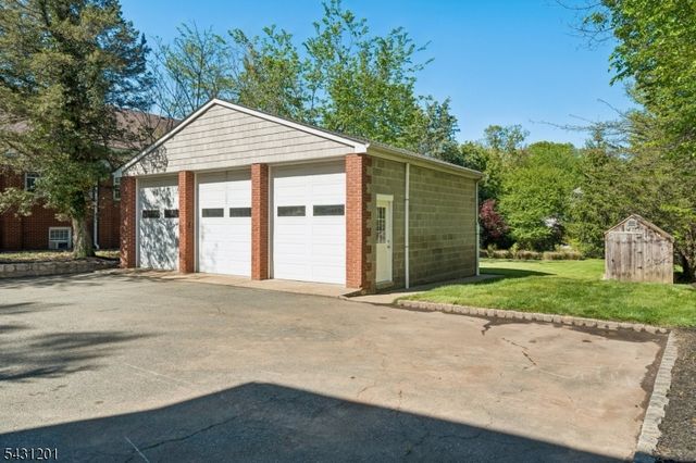 186 W Northfield Rd, Livingston Twp., NJ 07039