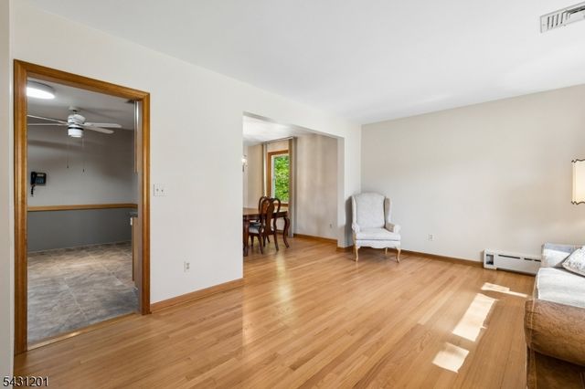 186 W Northfield Rd, Livingston Twp., NJ 07039