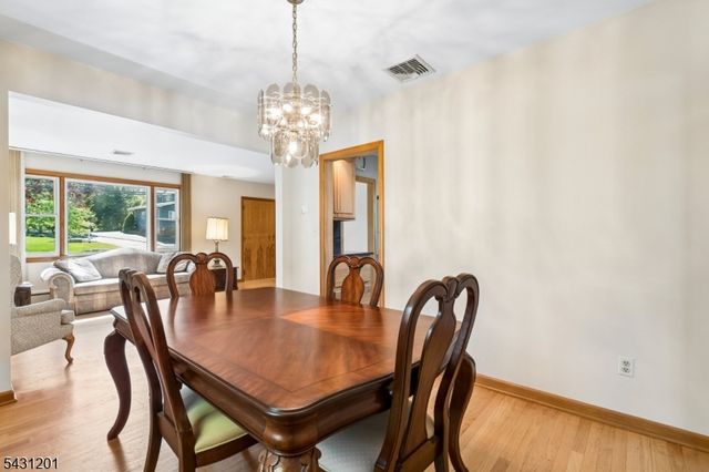 186 W Northfield Rd, Livingston Twp., NJ 07039