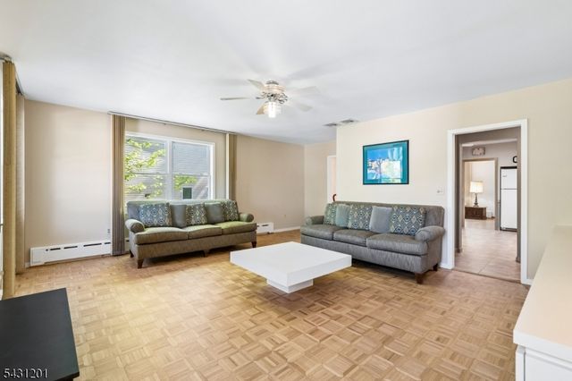 186 W Northfield Rd, Livingston Twp., NJ 07039