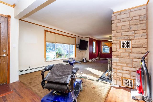 15681 Foch Street, Livonia, MI 48154