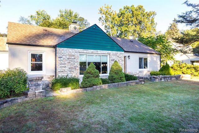 15681 Foch Street, Livonia, MI 48154