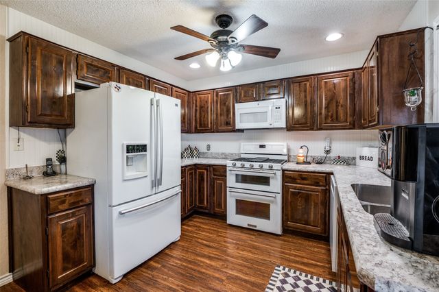 2907 Kimberly Drive, Grapevine, TX 76051