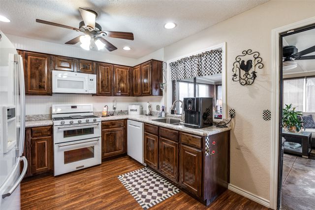 2907 Kimberly Drive, Grapevine, TX 76051