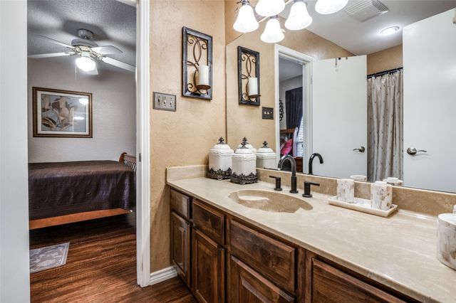 2907 Kimberly Drive, Grapevine, TX 76051