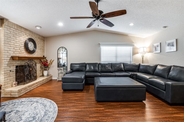 2907 Kimberly Drive, Grapevine, TX 76051